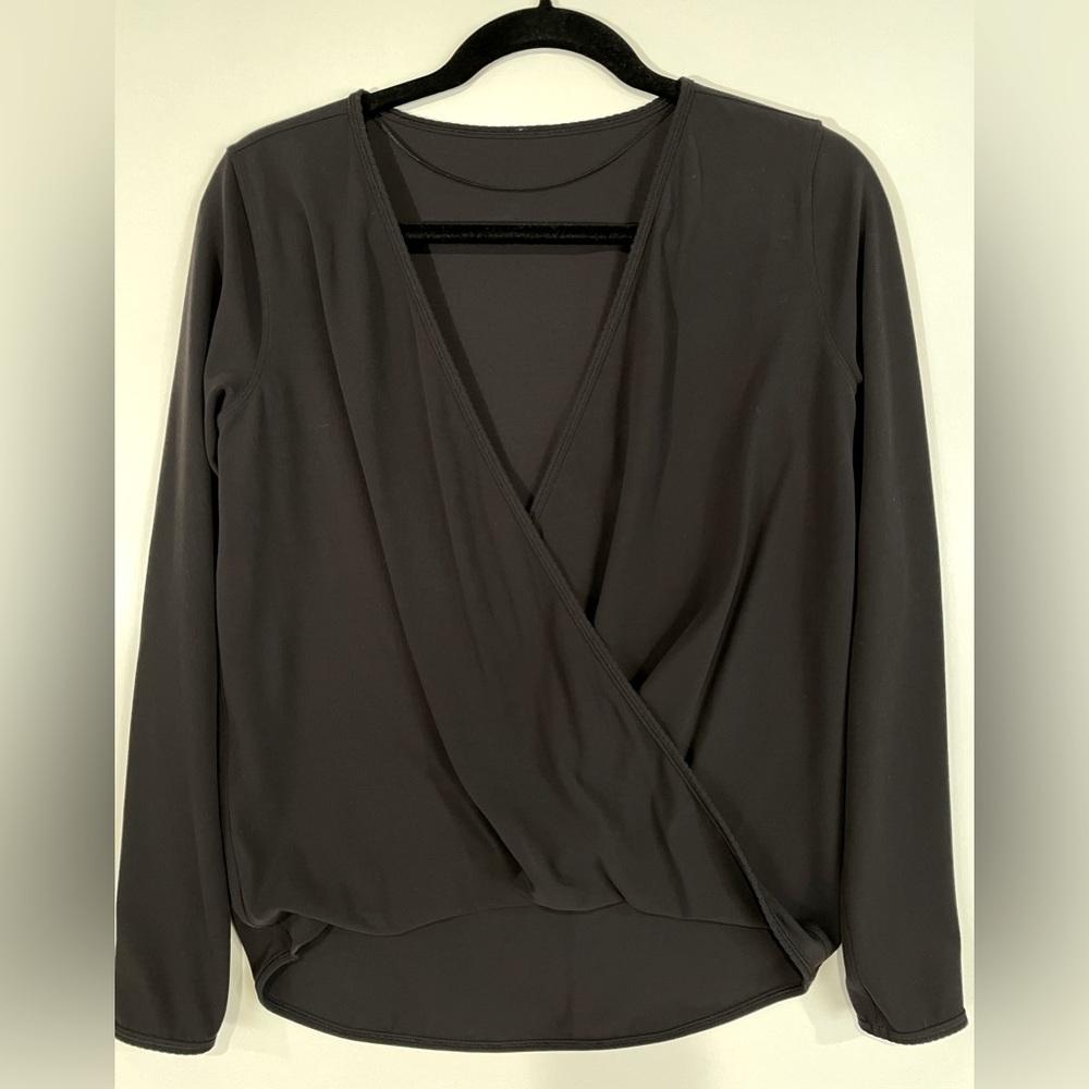 Lululemon Full Freedom Long Sleeve Top Size 6/8